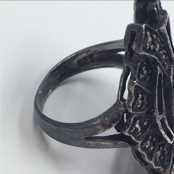 Sterling & Marcasite Ring - Picture 3 of 6